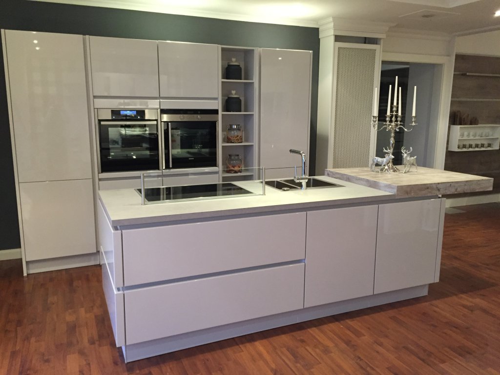 Ausstellungsküche Lack weiß Hochglanz - FRESA